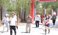 相約新華 共赴未來(lái)-青海家長(zhǎng)和學(xué)生組團(tuán)考察蘭州新華