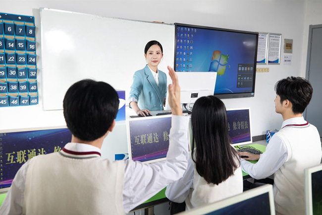 初中生學(xué)什么技術(shù)好？互聯(lián)網(wǎng)行業(yè)深受喜愛(ài)