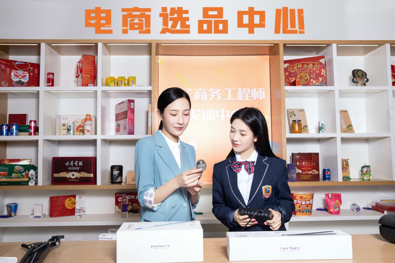 全媒體數(shù)智化流量時代-新華這個專業(yè)的學(xué)生成為企業(yè)香餑餑