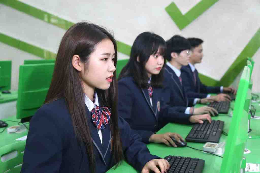漫漫求學(xué)路上，我們?cè)擆B(yǎng)成怎樣的心態(tài)呢？