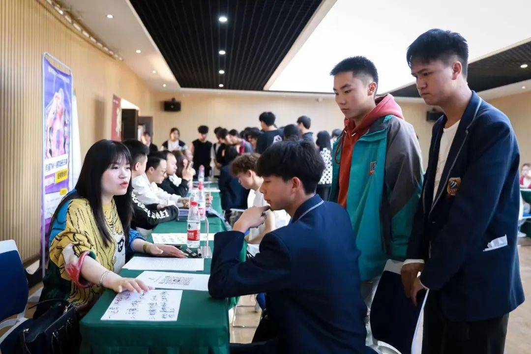 中考過后,近九成家長關(guān)注職業(yè)教育