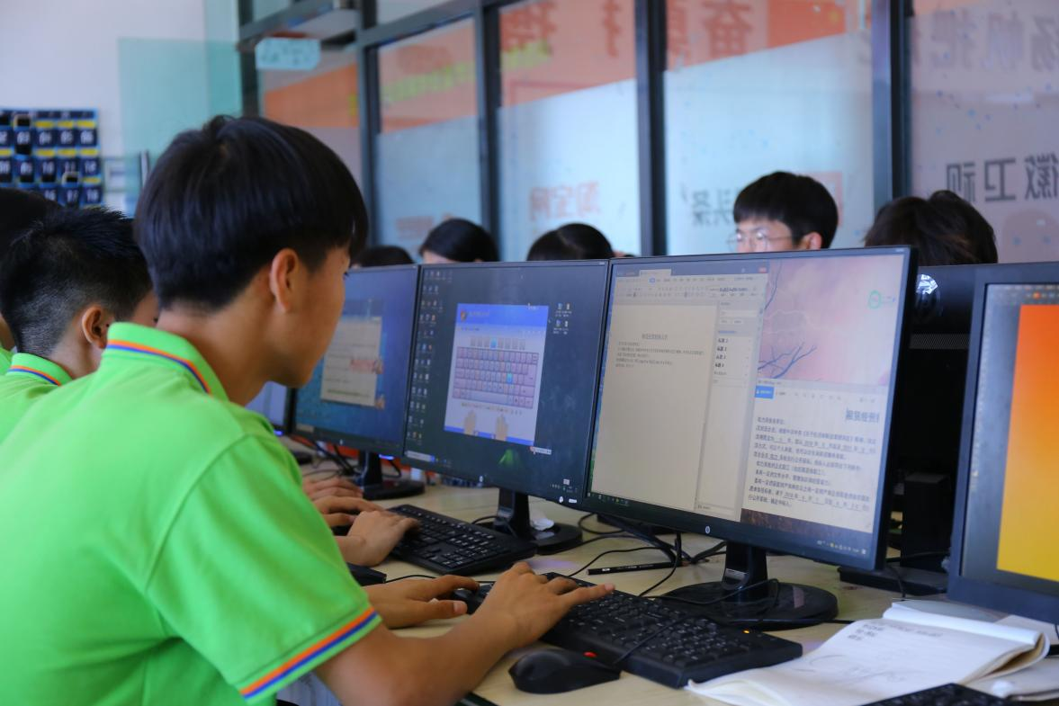 高中生除了考大學，還有什么好出路？