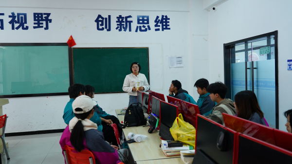 賦能青春 助力成長(zhǎng)—蘭州新華短視頻制作學(xué)生團(tuán)隊(duì)培訓(xùn)