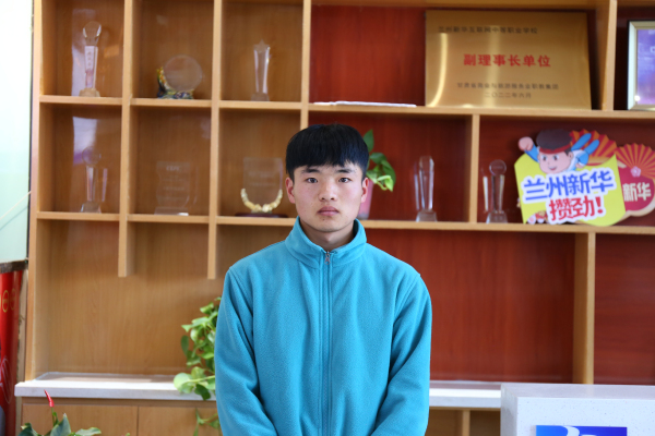 新生故事|打工不如學技術，到新華讓青春更出彩